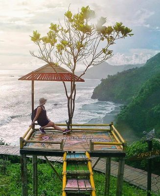 Omah Munggu Pantai Ayah